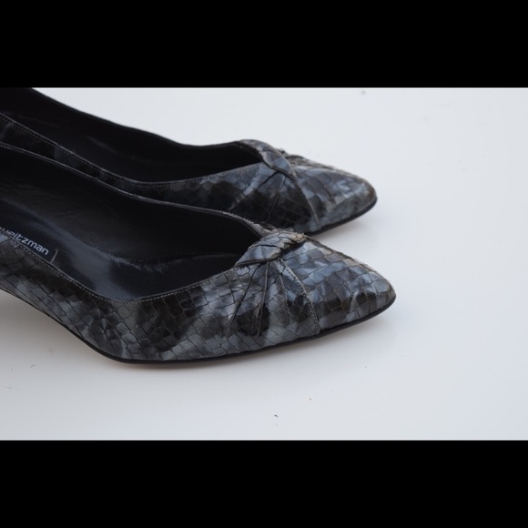 Stuart Weitzman low heels - Picture 4 of 6